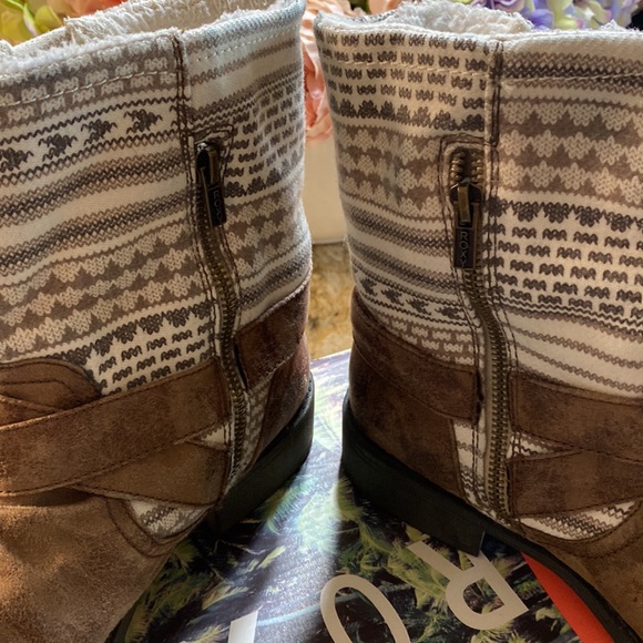 Roxy brown faux fur lined boots, size 9, good condition - Picture 7 of 12